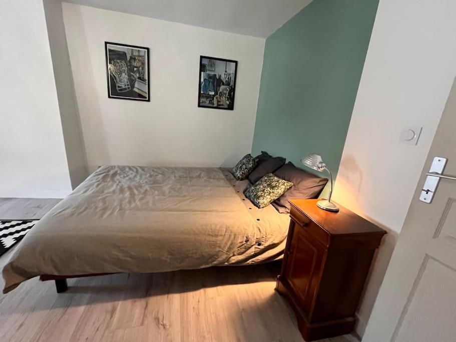 Grande Chambre Chez L'Artiste-Peintre Ла-Реоль Экстерьер фото